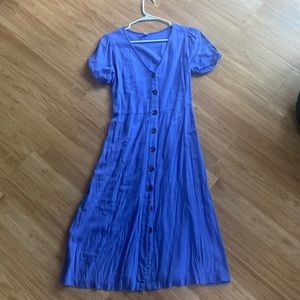 Medium midi dress in a purple blue color! Linen from old navy!
